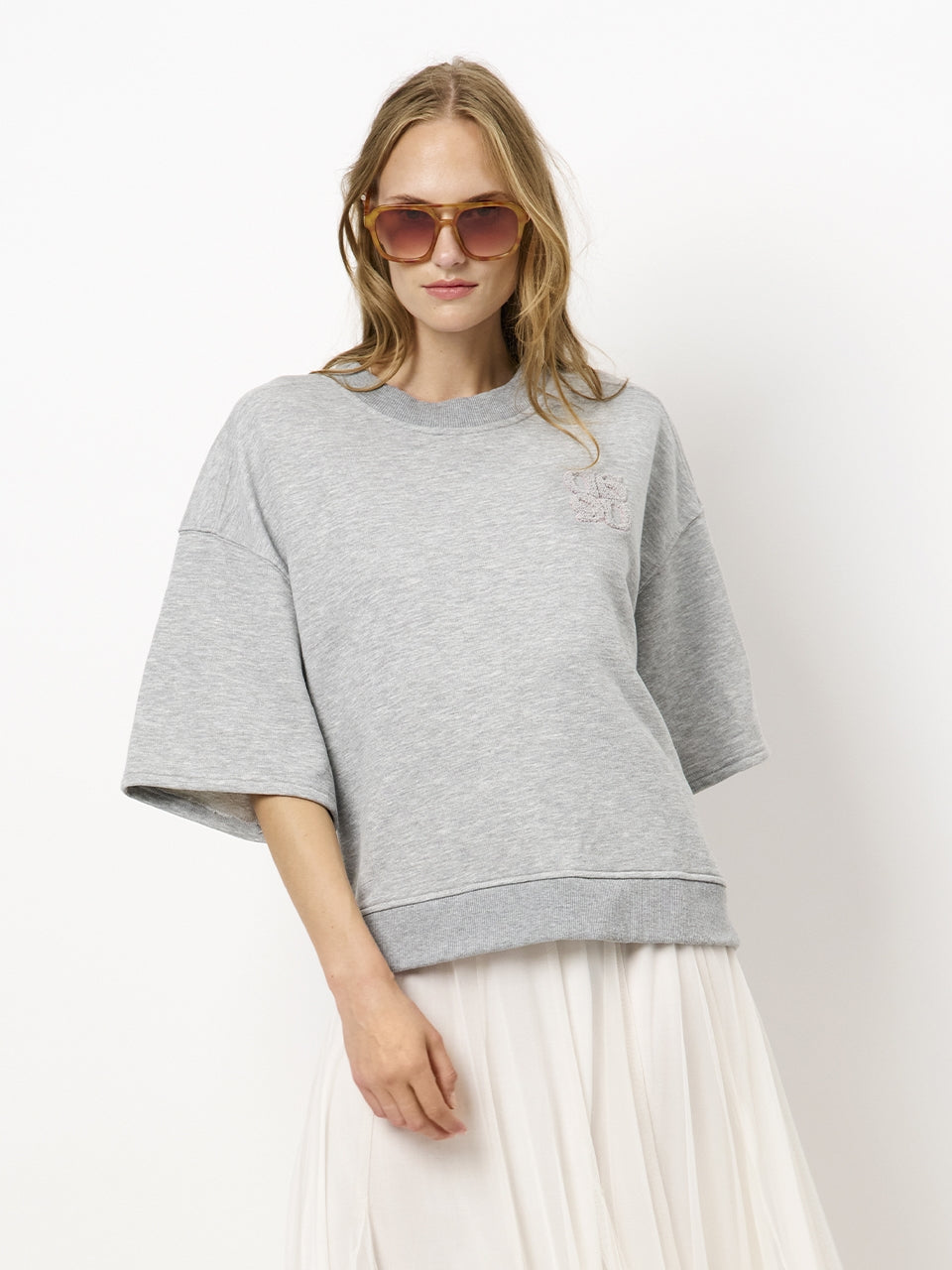 SWEATER SS-ON-UNI+APPLI-GREY