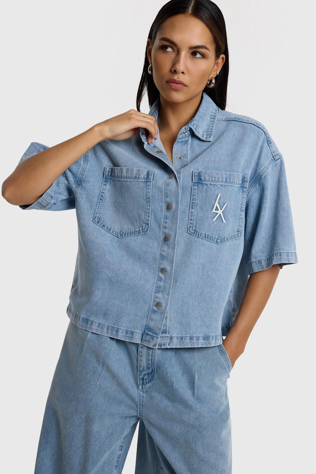 ladies woven denim shortsleeve blouse