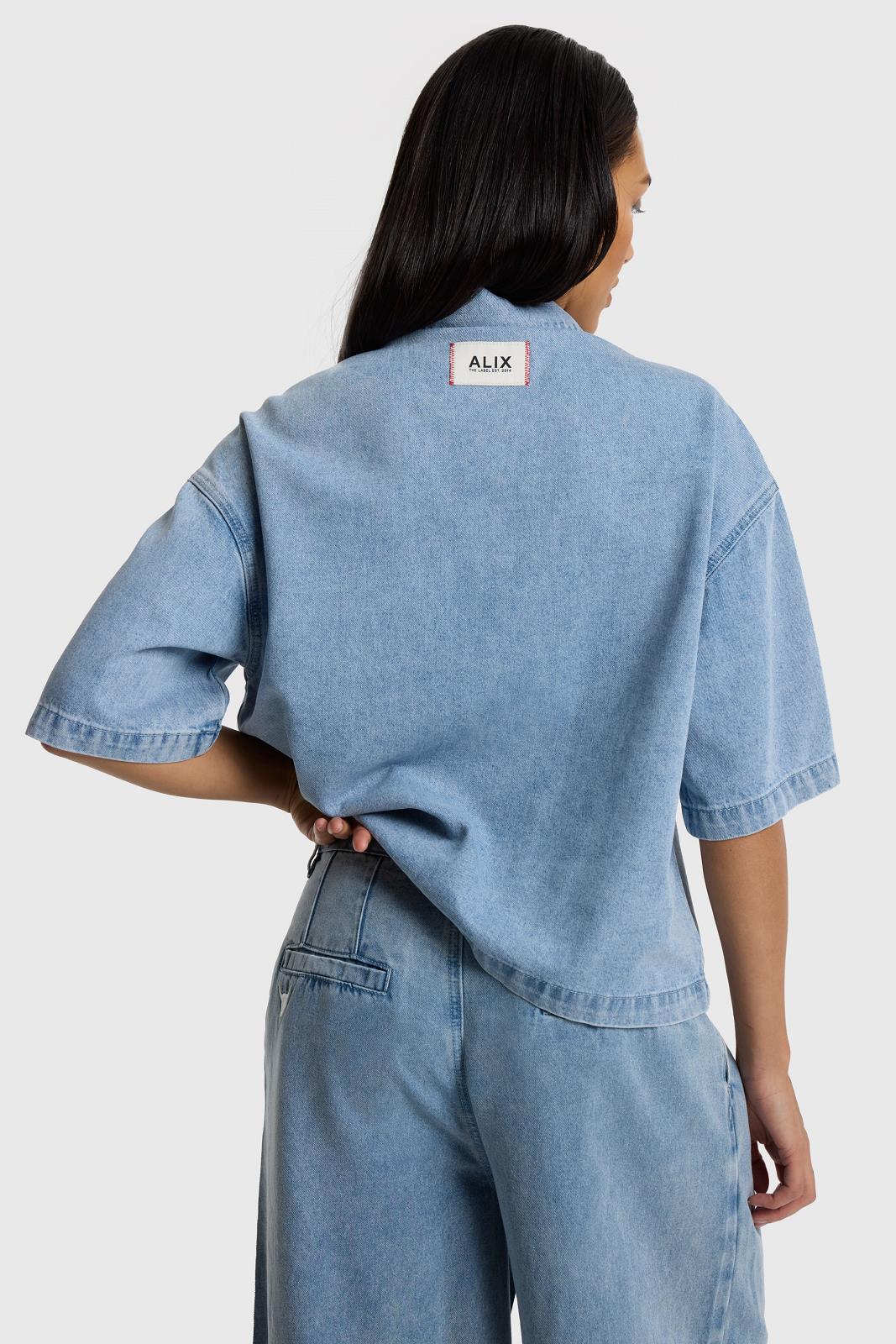 ladies woven denim shortsleeve blouse