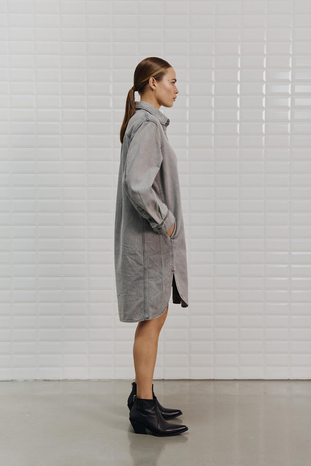 JURK IN GRIJZE DENIM