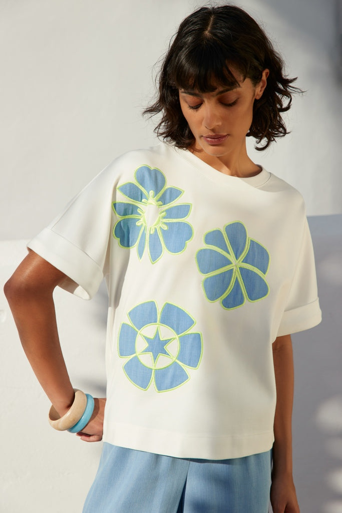 T-SHIRT KM ECRU MET BLOEMEN