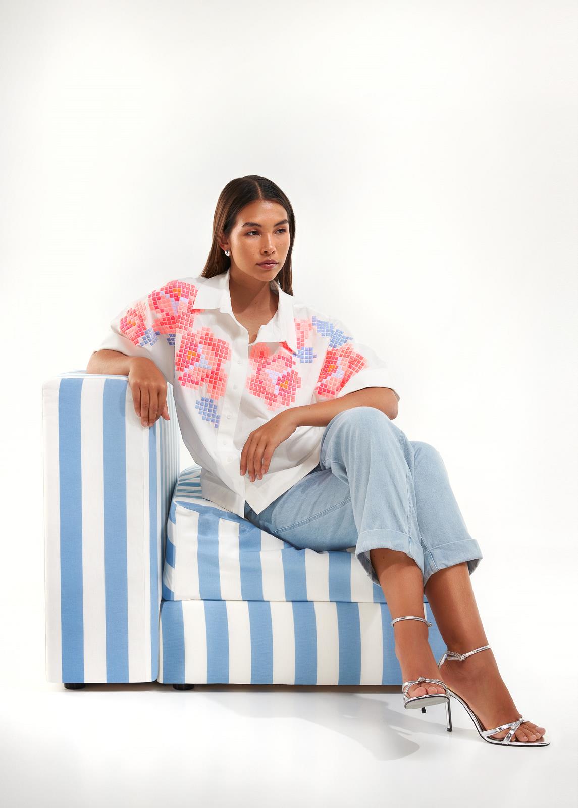 BLOES IN ECRU MET BORDUURSEL