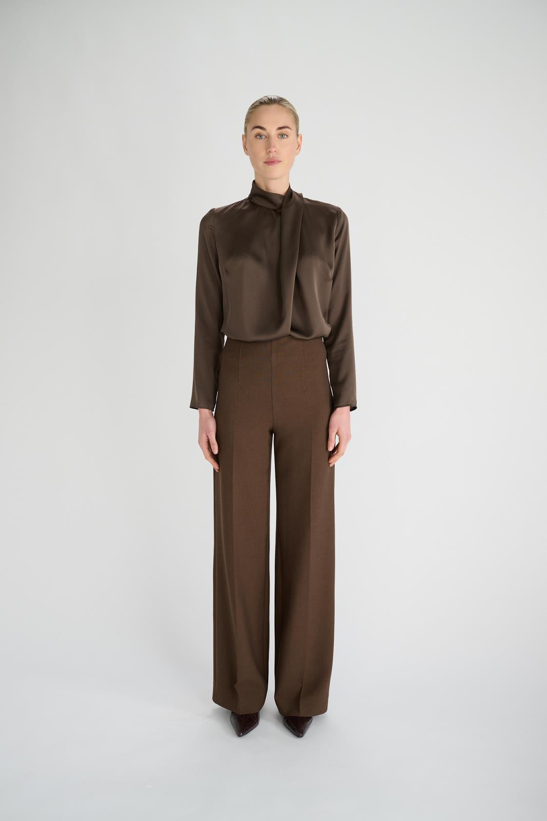 BLOUSE SATIJN BRUIN