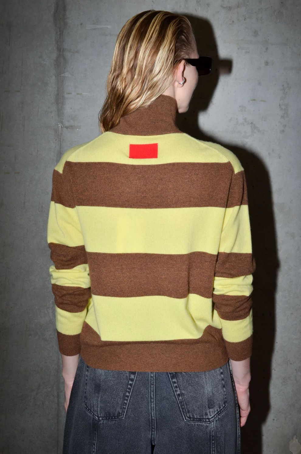 PULL OPSTAANDE KRAAG 100% CASHMERE STREEP BRUIN/GEEL
