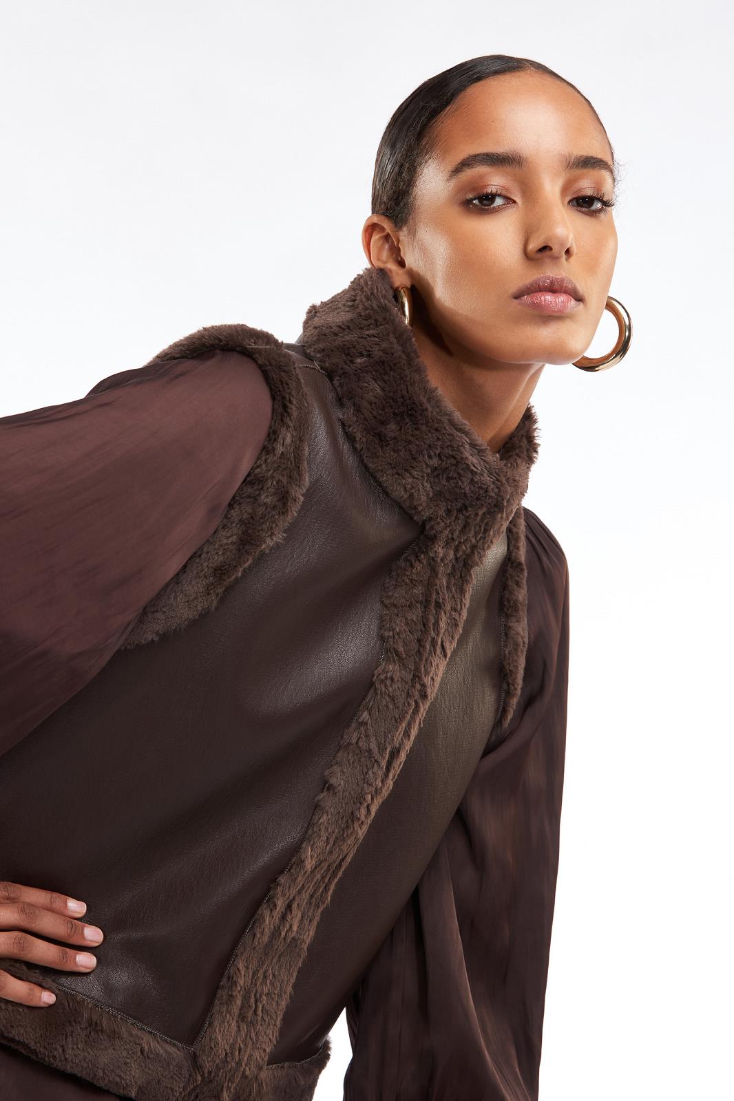 WAISTCOAT-FUR (FAKE)-UNI-BROWN