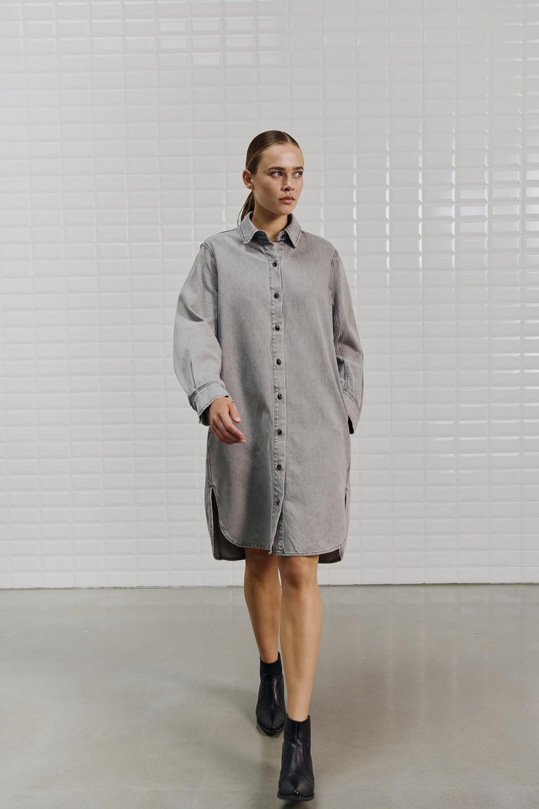 JURK IN GRIJZE DENIM