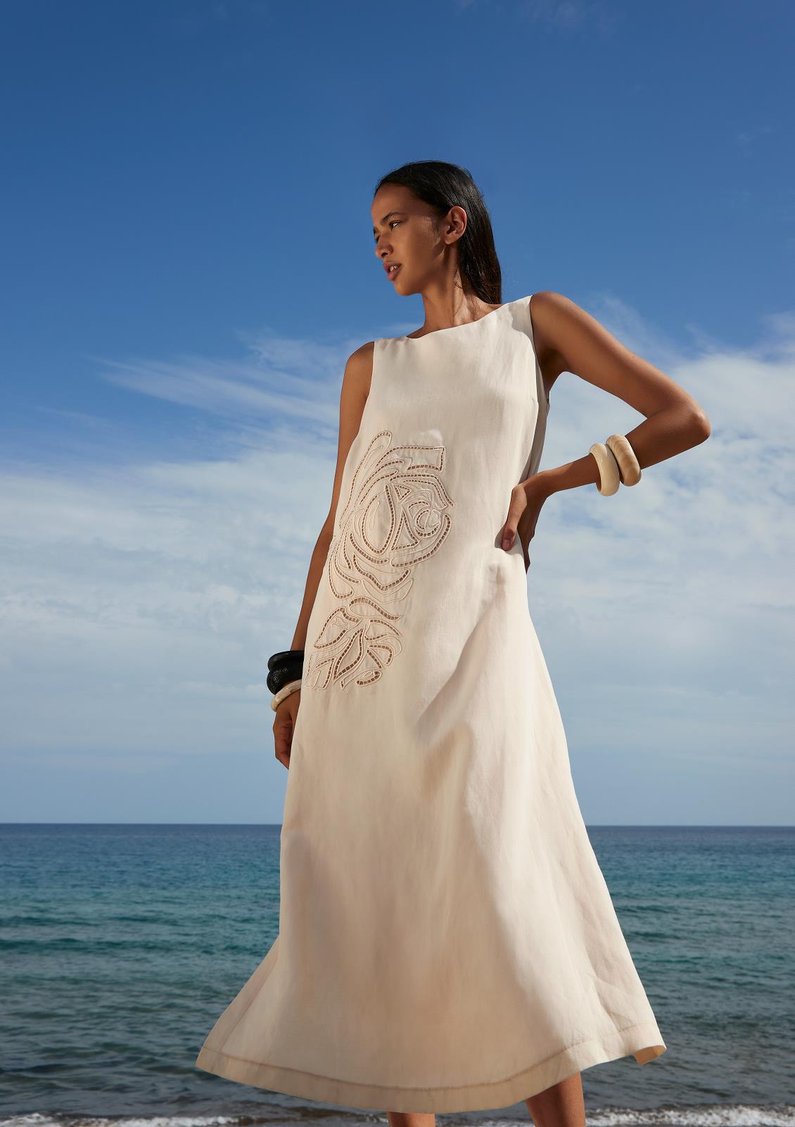 JURK LANG UNI BEIGE + BLOEM