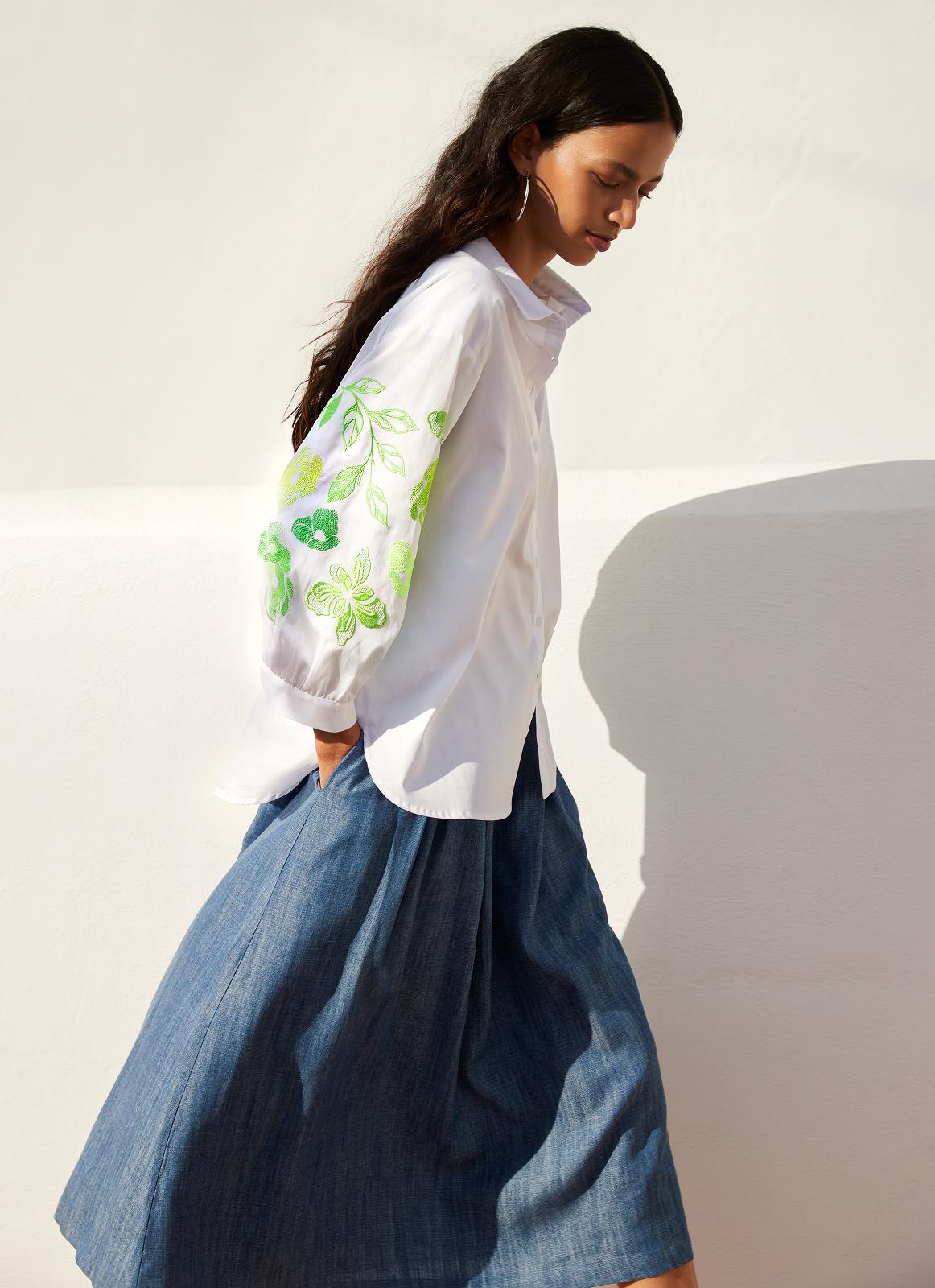 BLOUSE UNI WIT +APPLI GROEN