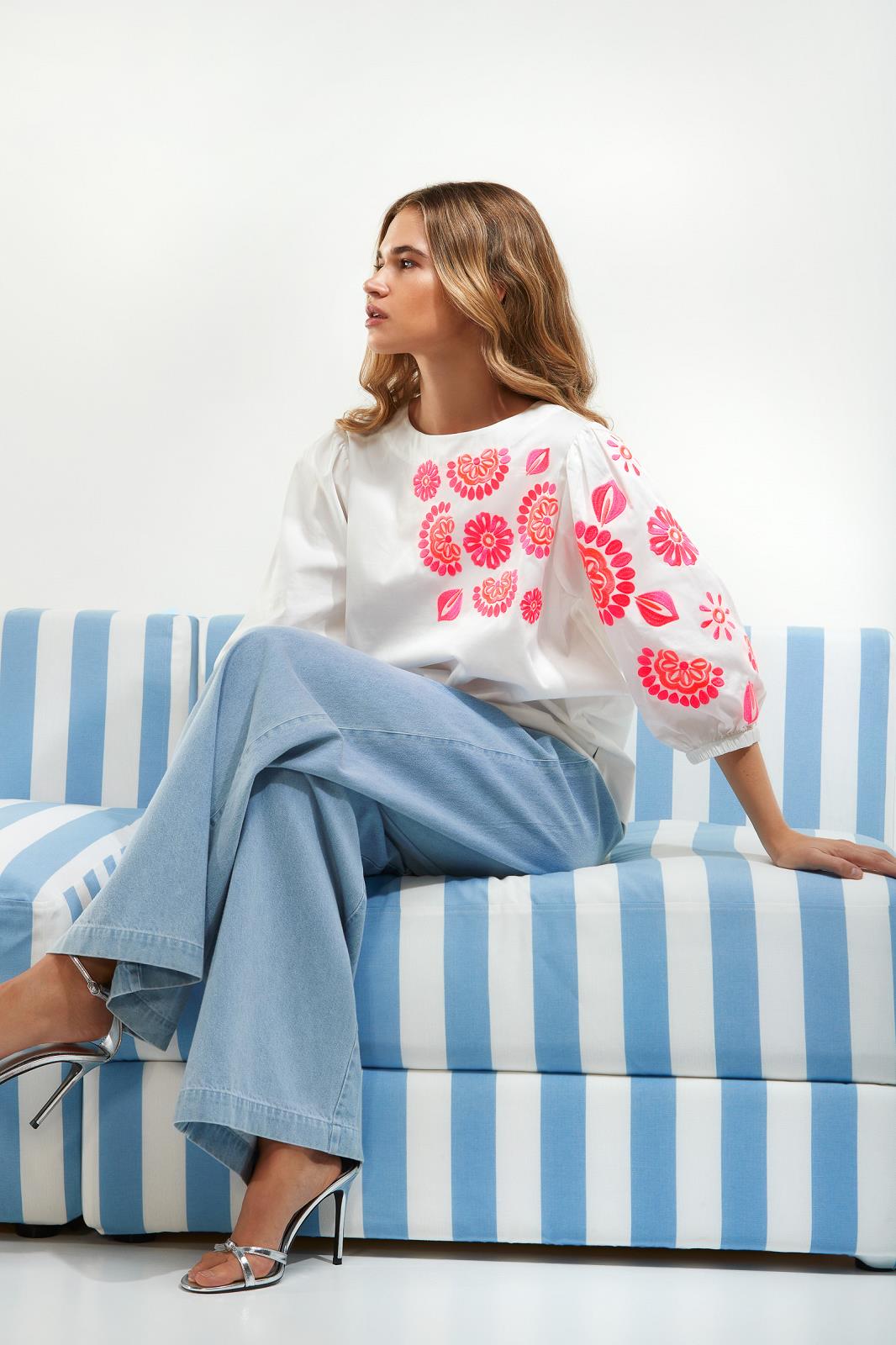 BLOES UNI WIT + APPLI