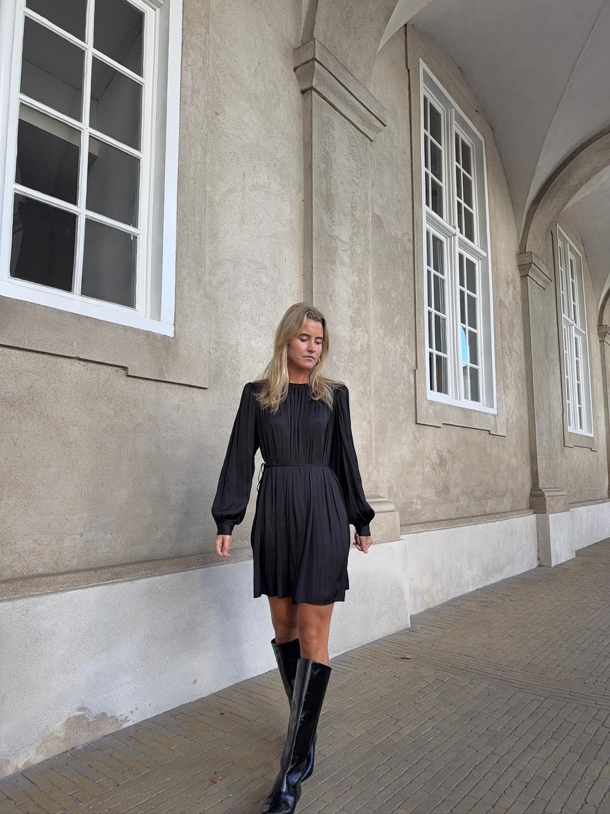 DRESS LS-*-UNI-BLACK