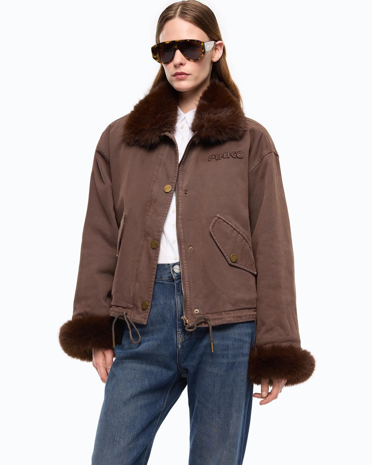 JAS MET PELS BRUIN