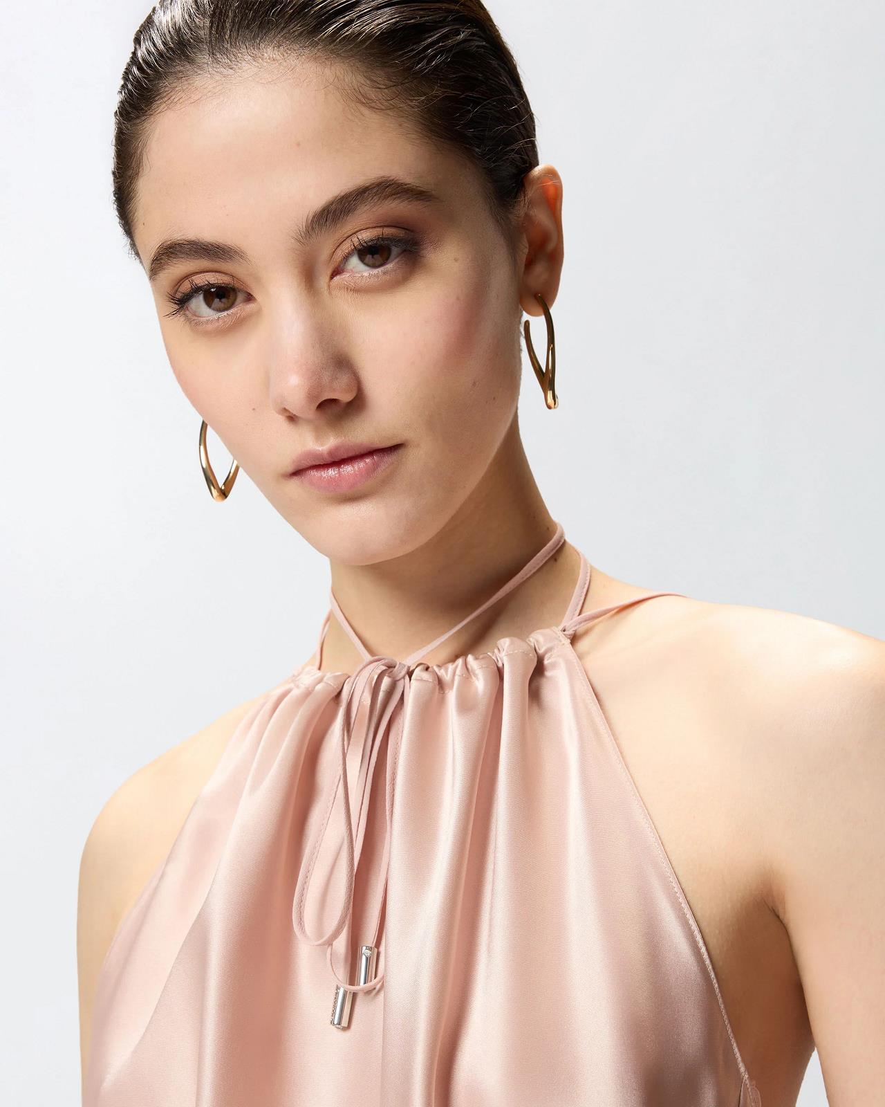 TOP NUDE