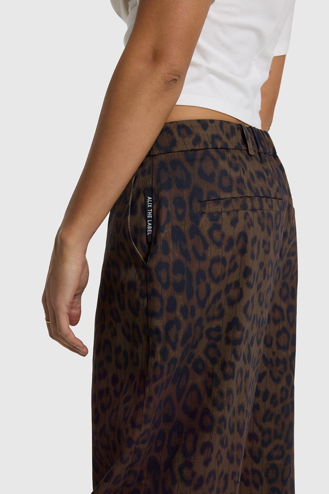 Woven Animal Barrel Pants