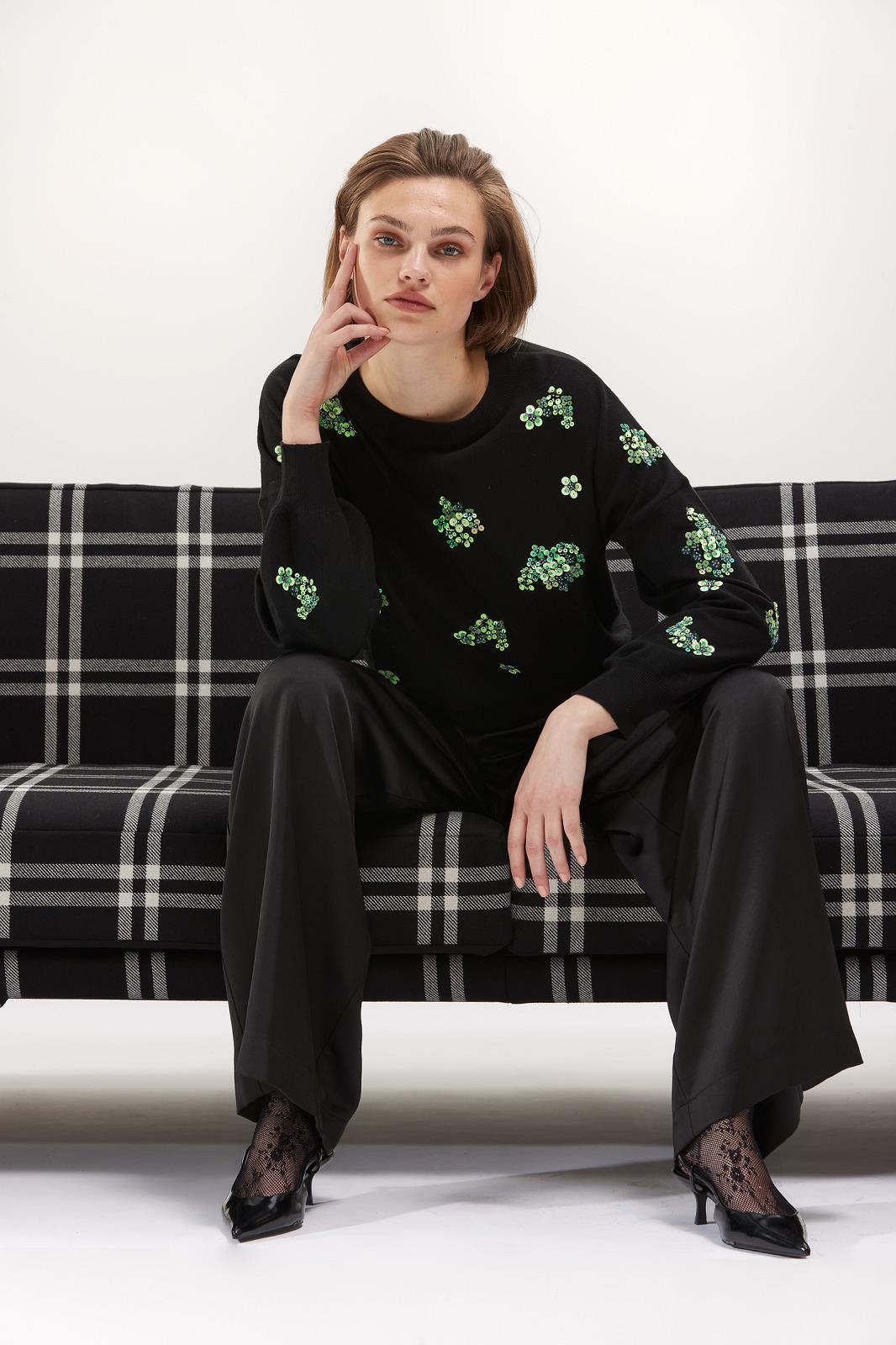 PULL LM UNI + APPLI ZWART