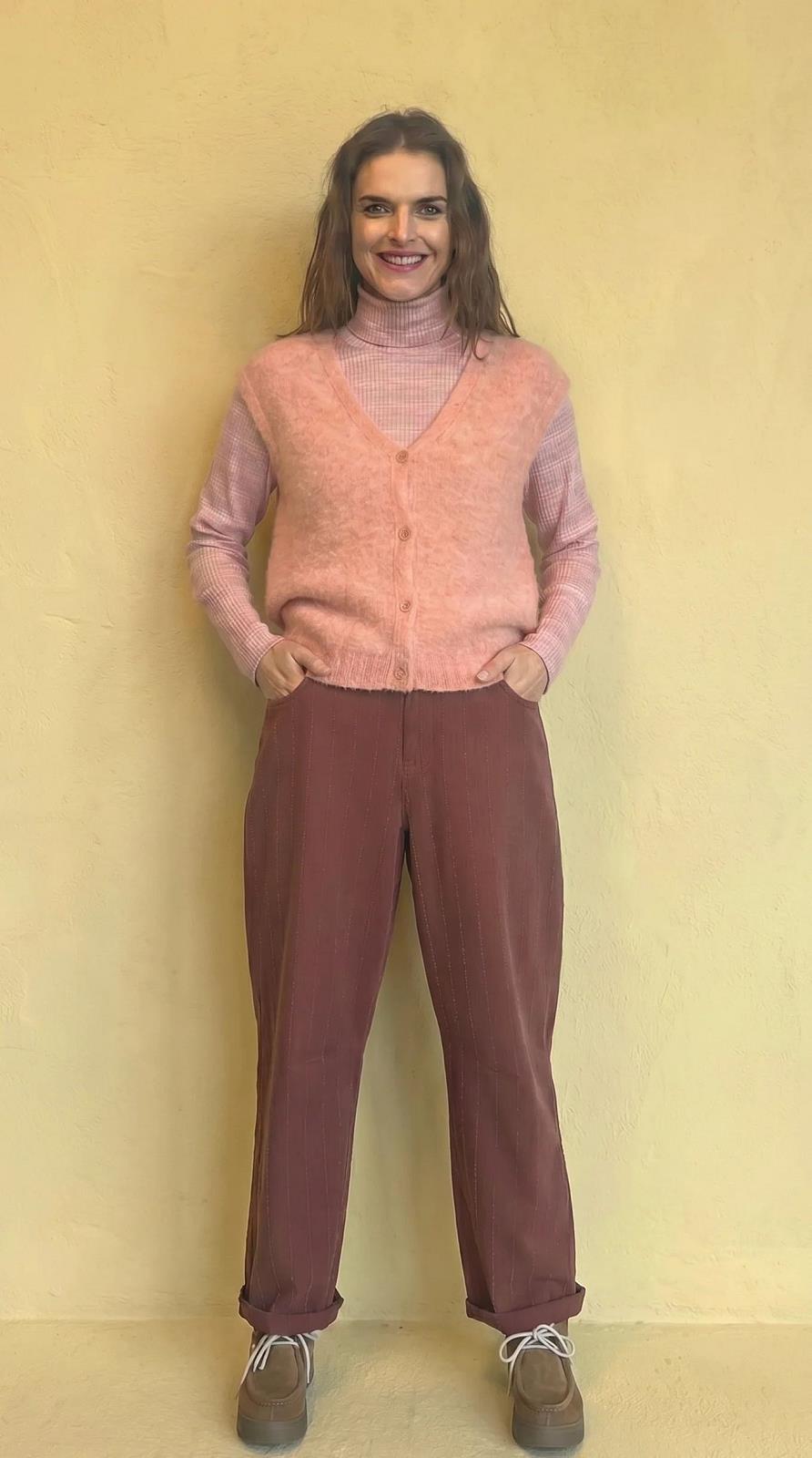 trousers with barrel legs
