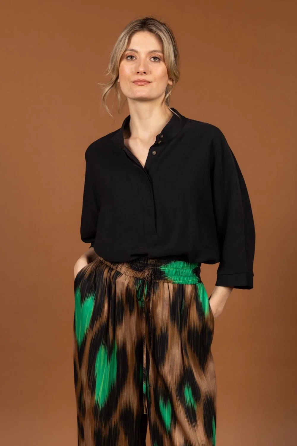 LADIES BLOUSE BLACK