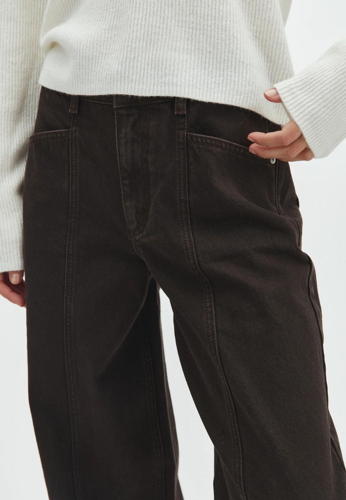 Barrel legged jeans brown