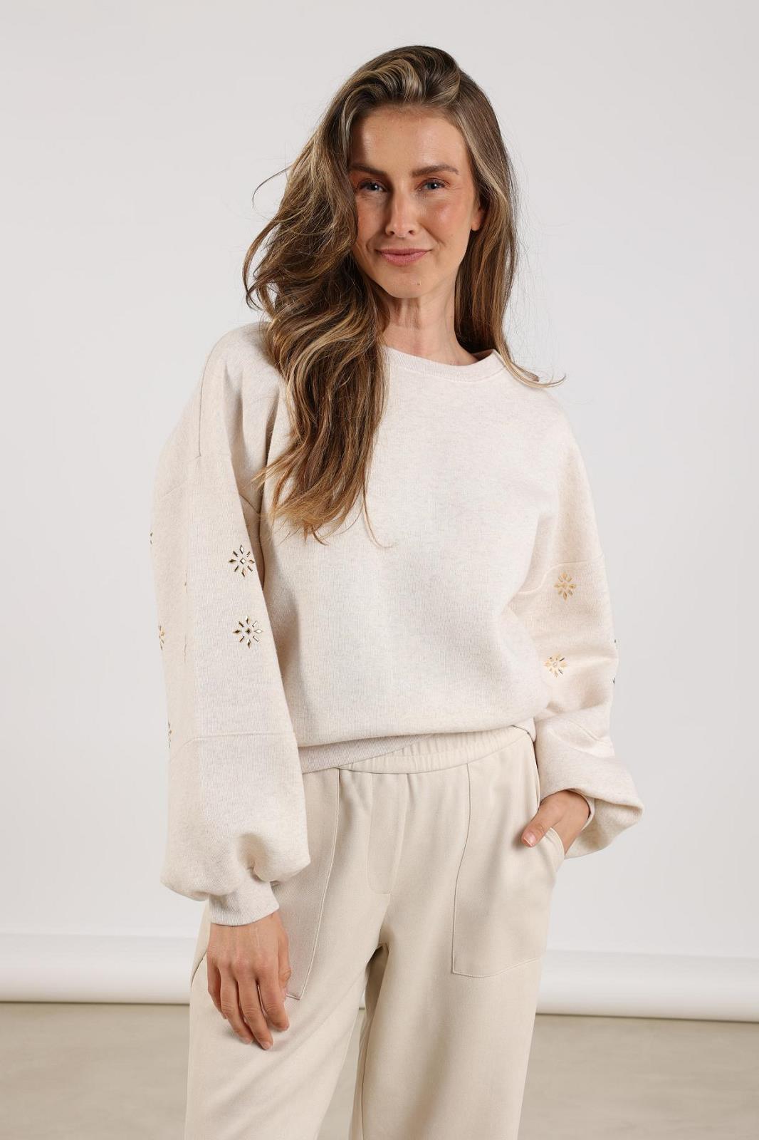 SWEATER LS-ON-UNI+APPLI-BEIGE LIGHT