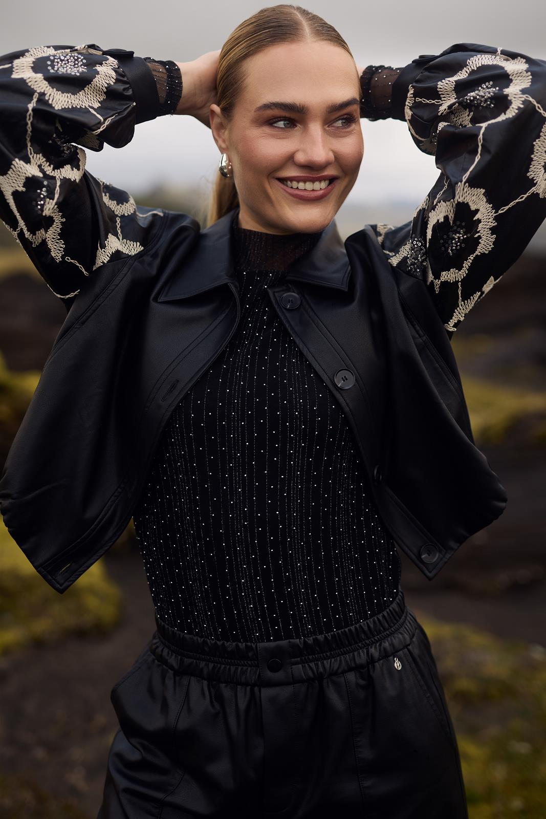 JACKET INDOOR-*-UNI+APPLI-BLACK