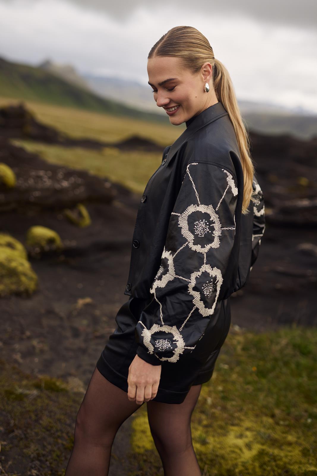 JACKET INDOOR-*-UNI+APPLI-BLACK